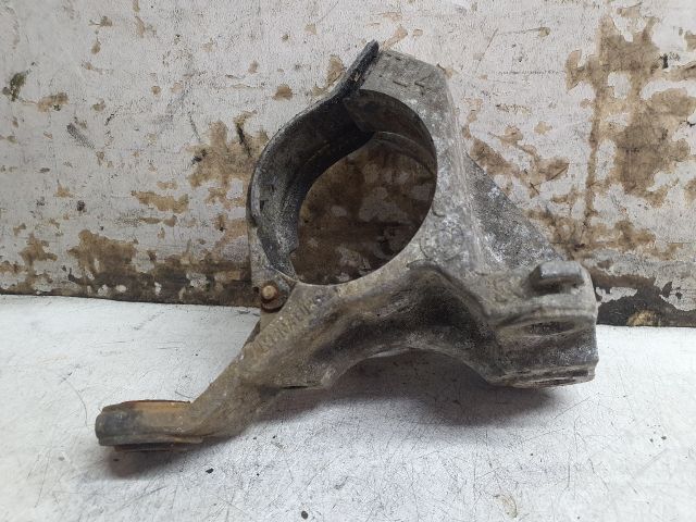 bontott DACIA DUSTER Jobb első Féltengely Tartó