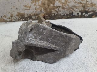 bontott DACIA DUSTER Jobb első Féltengely Tartó