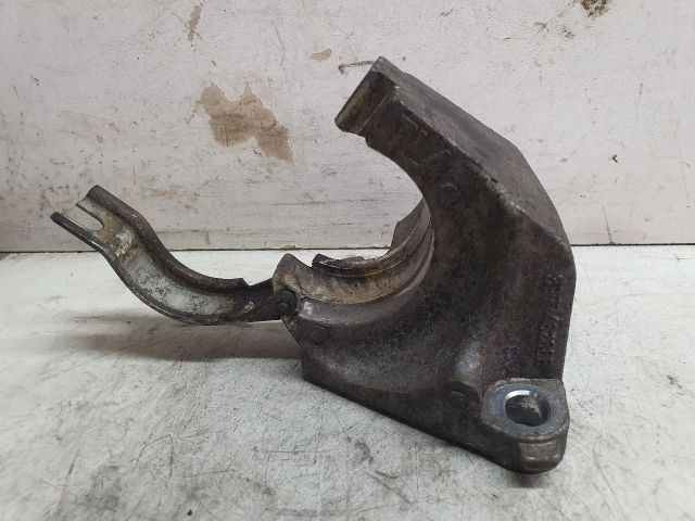 bontott DACIA DUSTER Jobb első Féltengely Tartó