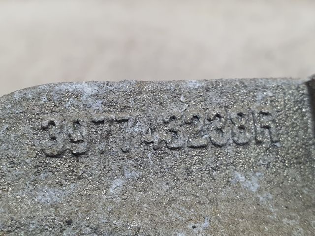 bontott DACIA DUSTER Jobb első Féltengely Tartó