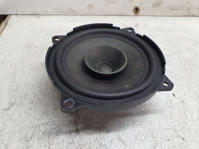 bontott DACIA DUSTER Jobb első Hangszóró