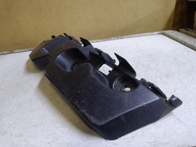 bontott DACIA DUSTER Jobb első Lökhárító Tartó (Műanyag)