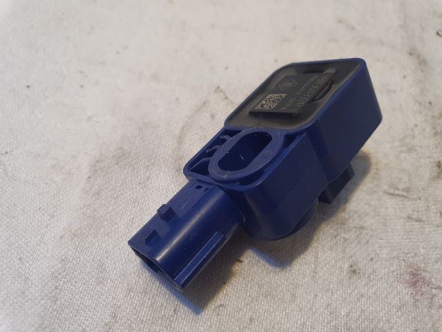 bontott DACIA DUSTER Jobb első Oldal Ütközés Érzékelő