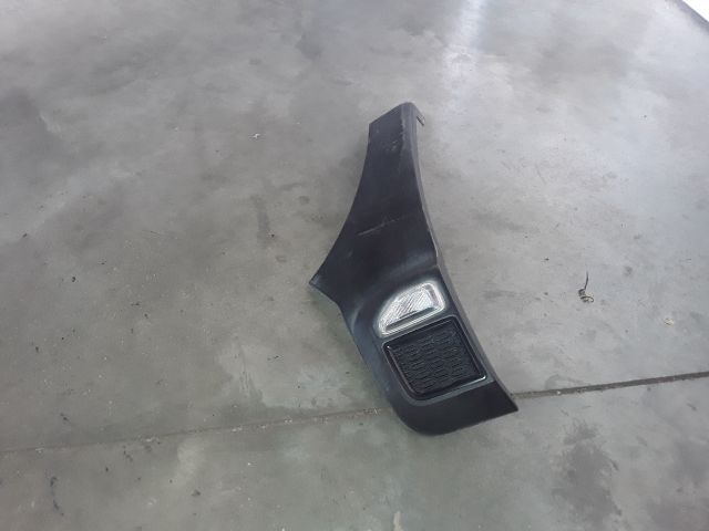 bontott DACIA DUSTER Jobb első Sárvédő Irányjelző