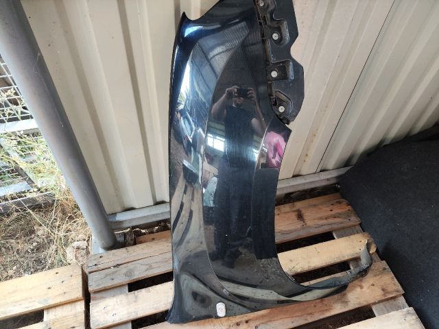 bontott DACIA DUSTER Jobb első Sárvédő