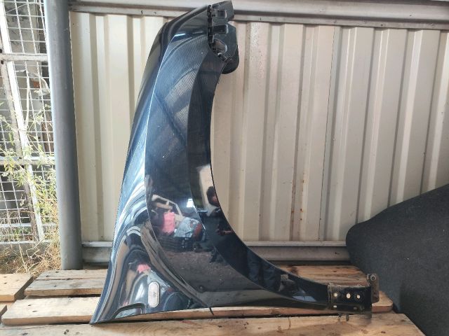 bontott DACIA DUSTER Jobb első Sárvédő