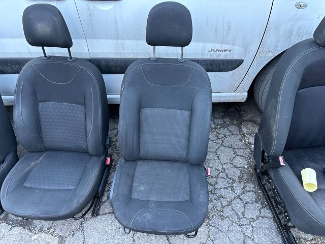 bontott DACIA DUSTER Jobb első Ülés