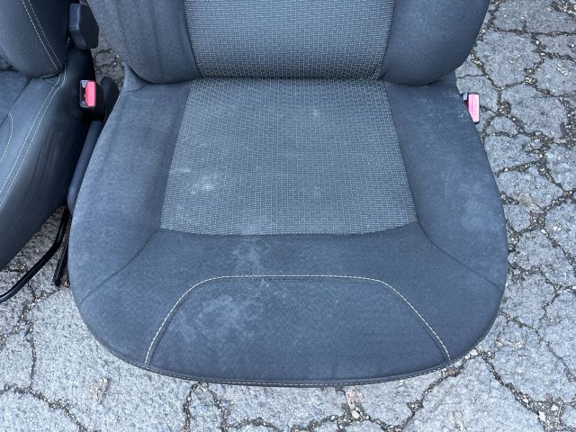 bontott DACIA DUSTER Jobb első Ülés