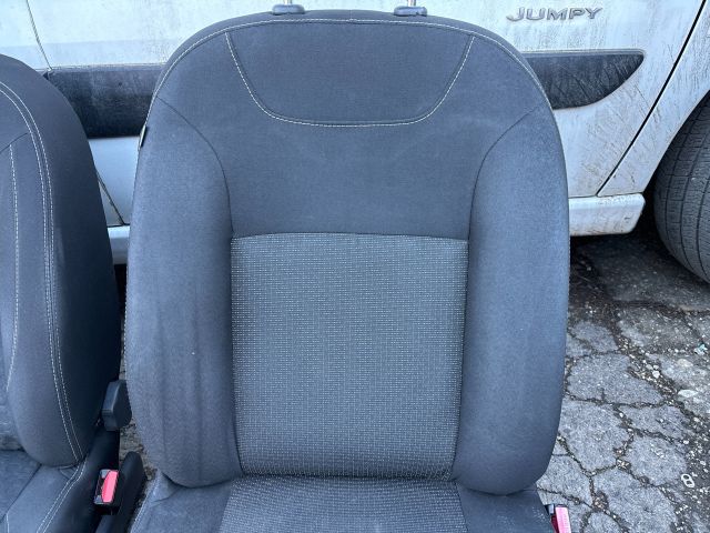 bontott DACIA DUSTER Jobb első Ülés