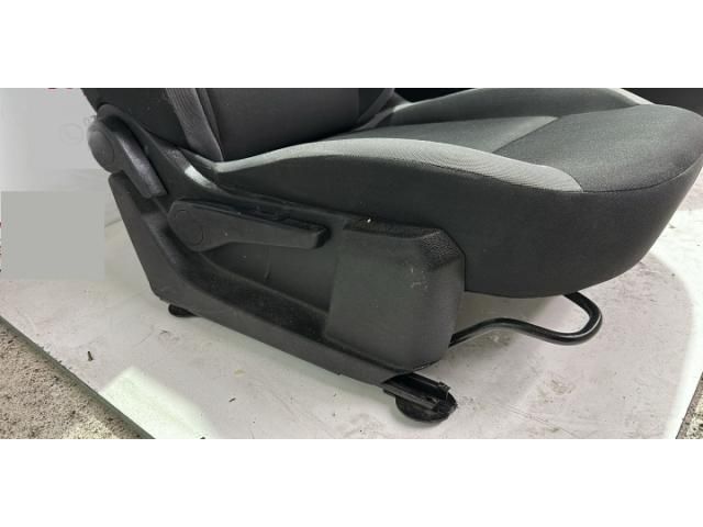 bontott DACIA DUSTER Jobb első Ülés