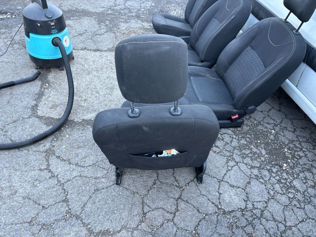 bontott DACIA DUSTER Jobb első Ülés