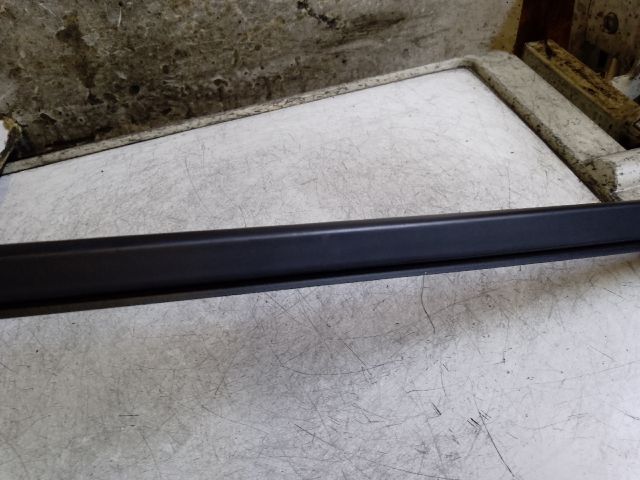 bontott DACIA DUSTER Jobb első Vízlehúzó Gumicsík