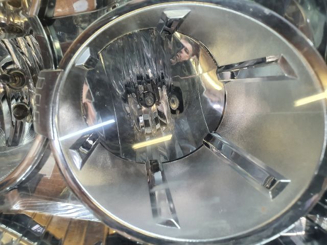 bontott DACIA DUSTER Jobb Fényszóró