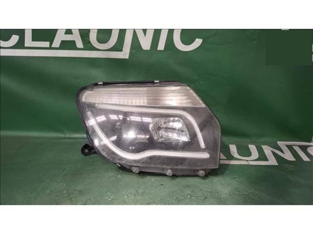 bontott DACIA DUSTER Jobb Fényszóró