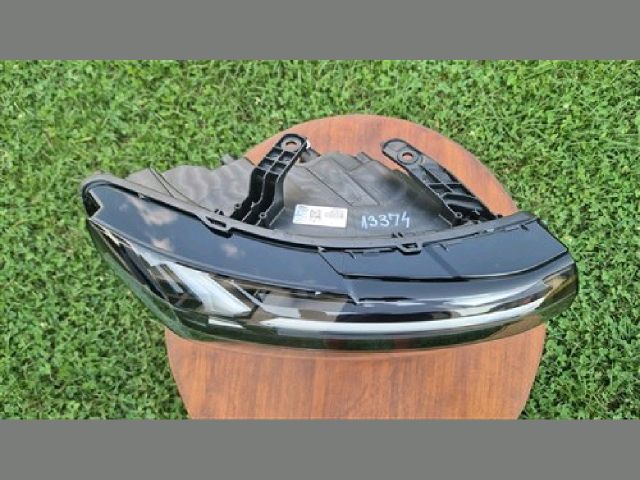 bontott DACIA DUSTER Jobb Fényszóró