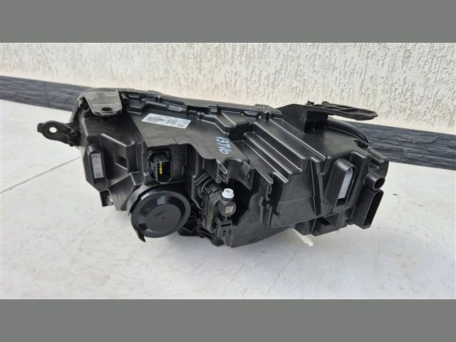 bontott DACIA DUSTER Jobb Fényszóró