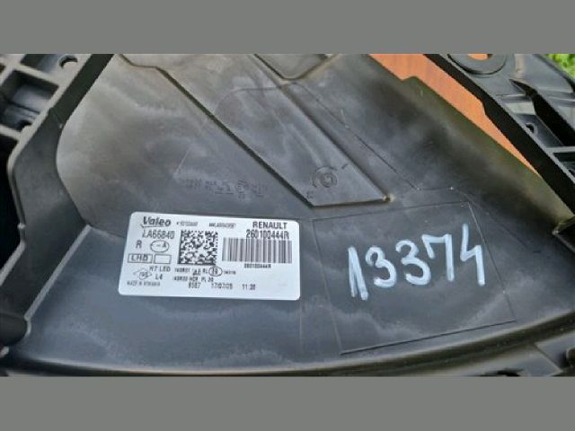 bontott DACIA DUSTER Jobb Fényszóró