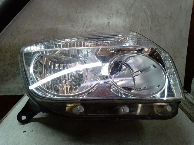 bontott DACIA DUSTER Jobb Fényszóró