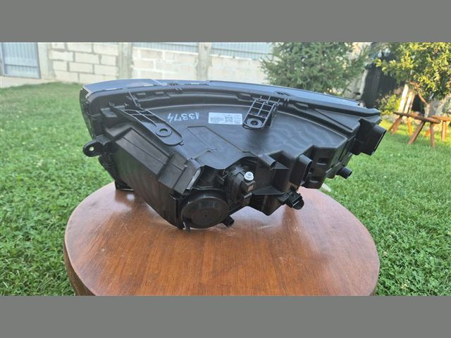 bontott DACIA DUSTER Jobb Fényszóró