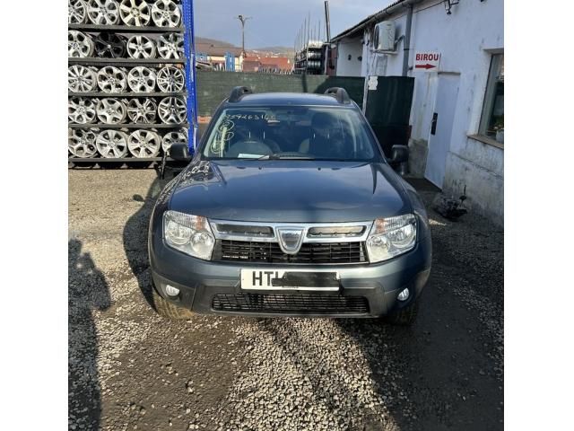 bontott DACIA DUSTER Jobb Fényszóró