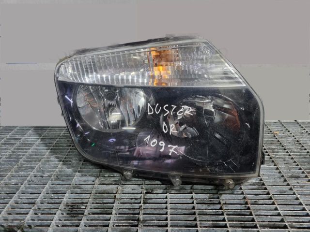 bontott DACIA DUSTER Jobb Fényszóró