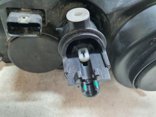 bontott DACIA DUSTER Jobb Fényszóró