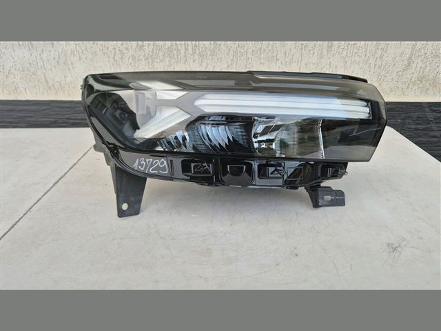 bontott DACIA DUSTER Jobb Fényszóró