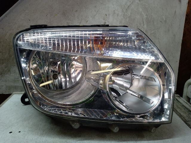 bontott DACIA DUSTER Jobb Fényszóró