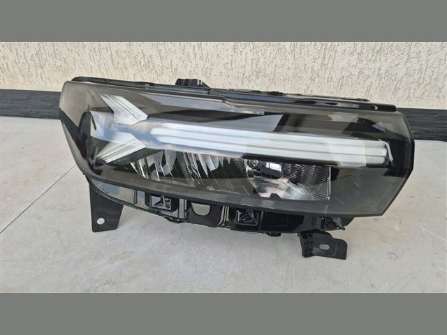 bontott DACIA DUSTER Jobb Fényszóró