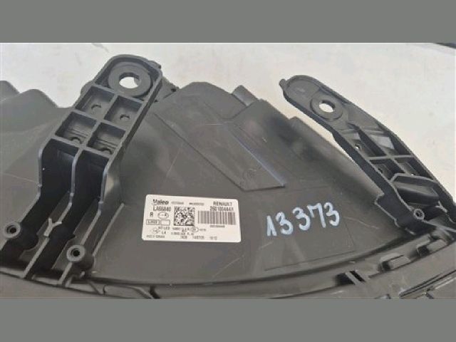 bontott DACIA DUSTER Jobb Fényszóró