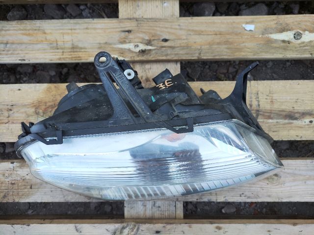 bontott DACIA DUSTER Jobb Fényszóró