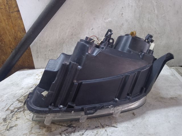 bontott DACIA DUSTER Jobb Fényszóró