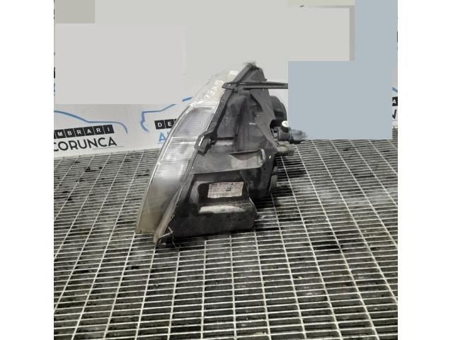 bontott DACIA DUSTER Jobb Fényszóró