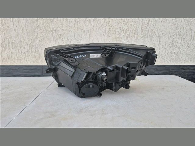 bontott DACIA DUSTER Jobb Fényszóró