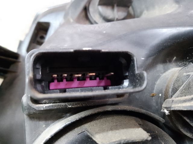 bontott DACIA DUSTER Jobb Fényszóró