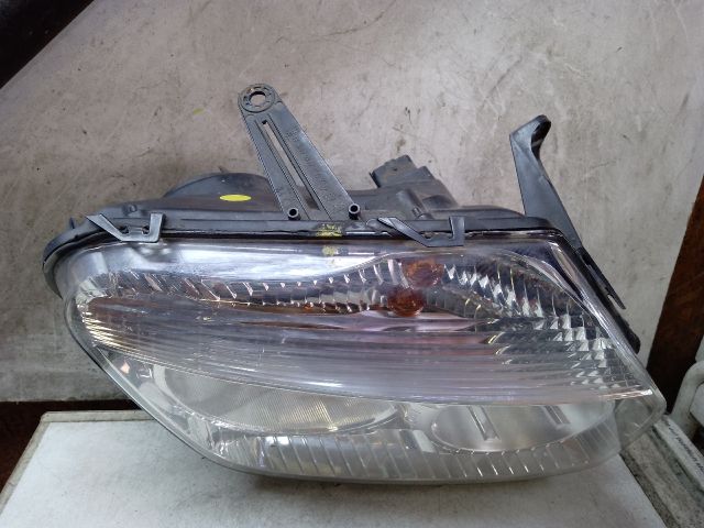 bontott DACIA DUSTER Jobb Fényszóró