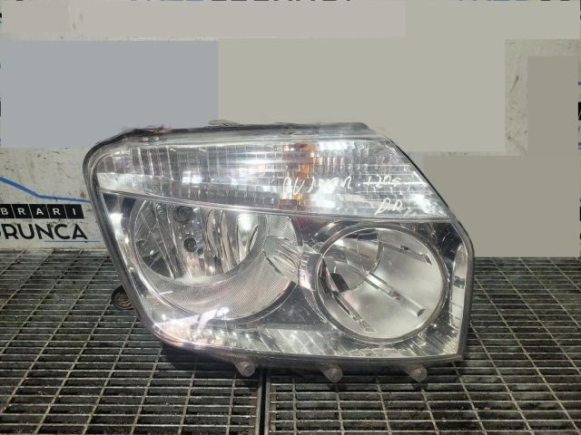 bontott DACIA DUSTER Jobb Fényszóró