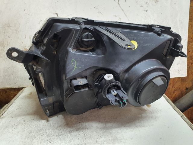 bontott DACIA DUSTER Jobb Fényszóró