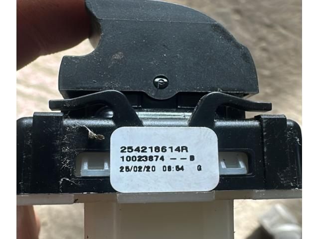 bontott DACIA DUSTER Jobb hátsó Ablakemelő Kapcsoló