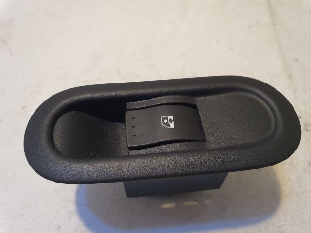 bontott DACIA DUSTER Jobb hátsó Ablakemelő Kapcsoló