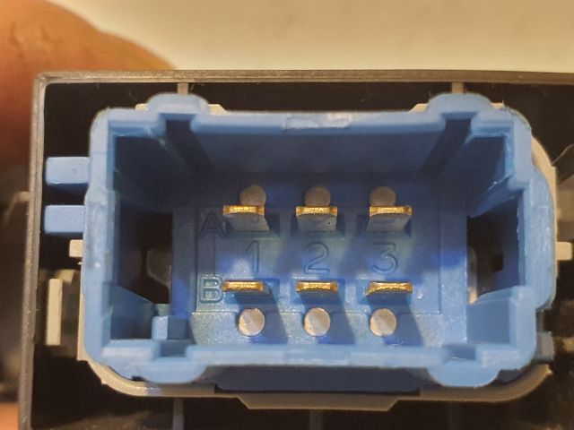 bontott DACIA DUSTER Jobb hátsó Ablakemelő Kapcsoló