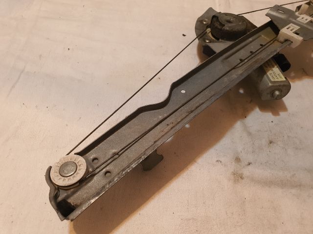 bontott DACIA DUSTER Jobb hátsó Ablakemelő Szerkezet (Elektromos)