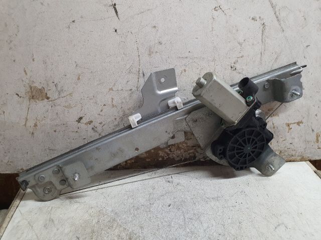 bontott DACIA DUSTER Jobb hátsó Ablakemelő Szerkezet (Elektromos)