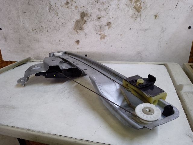 bontott DACIA DUSTER Jobb hátsó Ablakemelő Szerkezet (Elektromos)