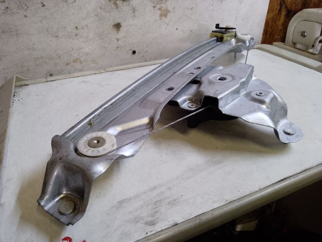 bontott DACIA DUSTER Jobb hátsó Ablakemelő Szerkezet (Elektromos)