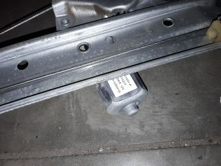 bontott DACIA DUSTER Jobb hátsó Ablakemelő Szerkezet (Elektromos)