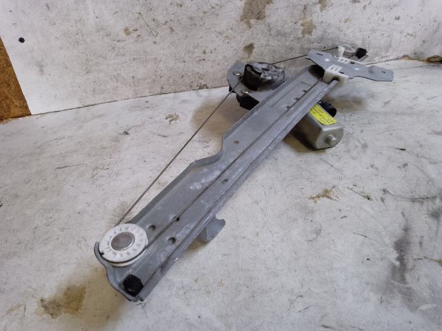 bontott DACIA DUSTER Jobb hátsó Ablakemelő Szerkezet (Elektromos)