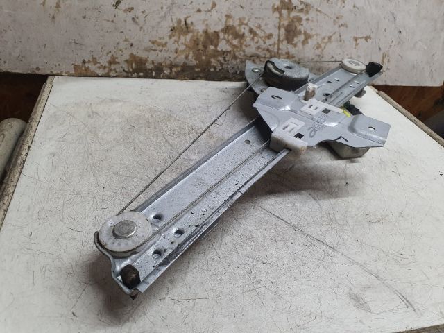 bontott DACIA DUSTER Jobb hátsó Ablakemelő Szerkezet (Elektromos)