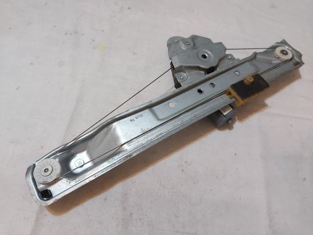 bontott DACIA DUSTER Jobb hátsó Ablakemelő Szerkezet (Elektromos)