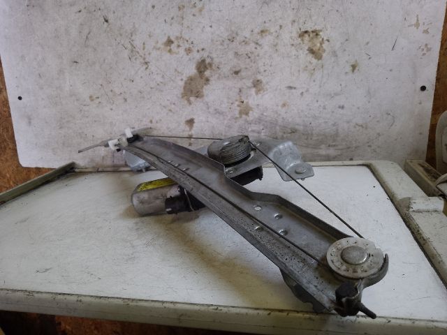 bontott DACIA DUSTER Jobb hátsó Ablakemelő Szerkezet (Elektromos)